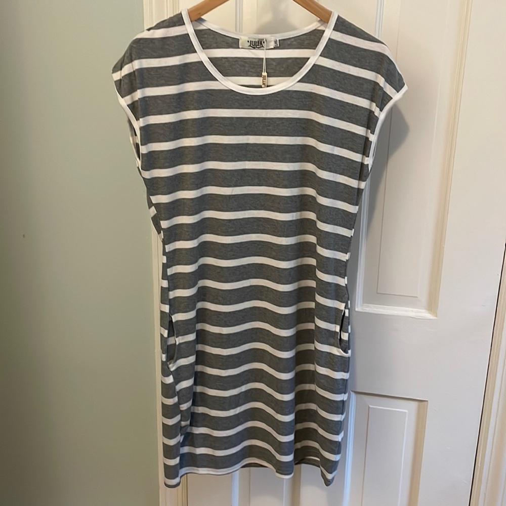 Julia Women’s stripped mini dress with side pockets. Brand new. Gray and white.